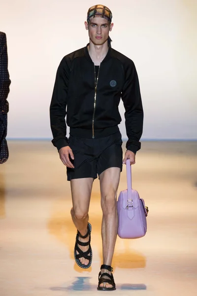 Look 38